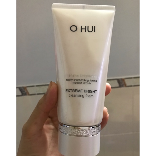 Sữa rửa mặt Ohui Extreme Bright cleansing foam 160ml