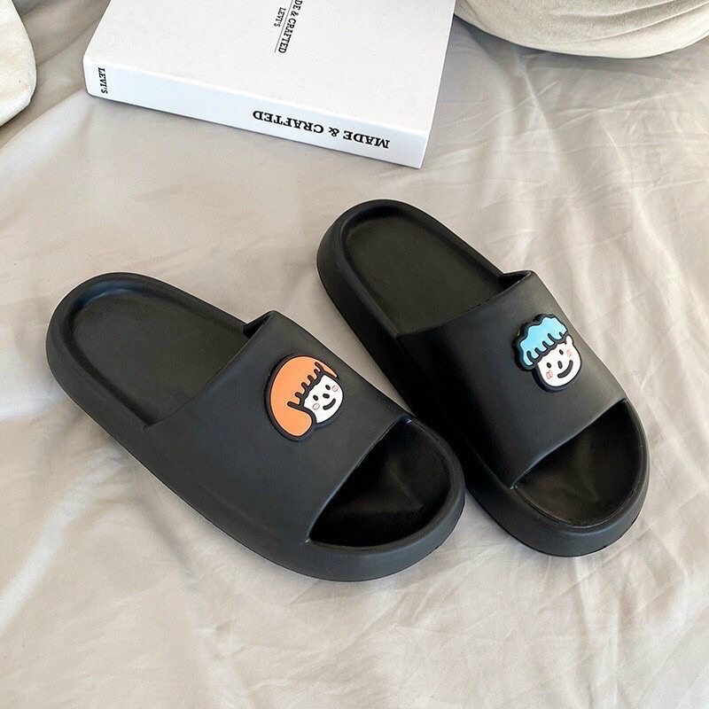 Dép bánh mì đế cao su cực nhẹ có mặt người trên dép 2 màu đen,trắng