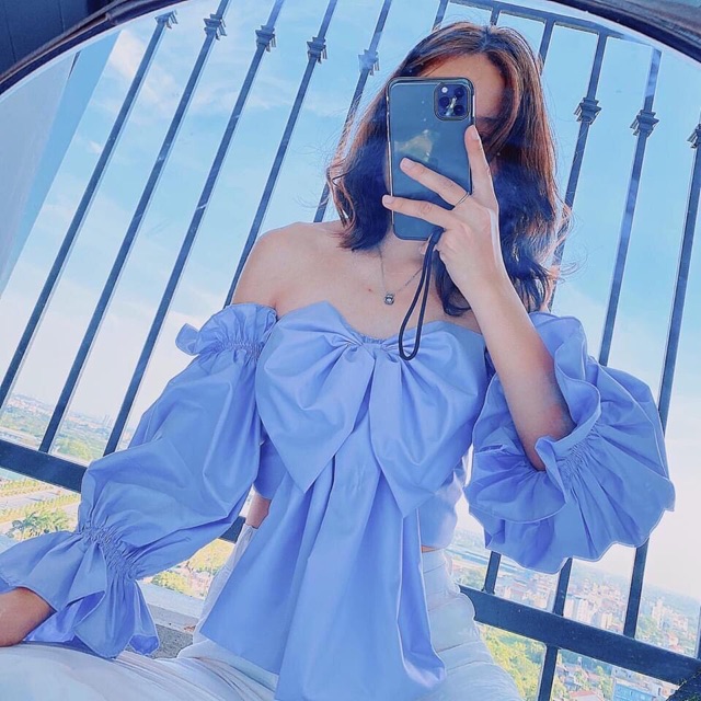 Áo croptop bẹt vai nơ siêu to