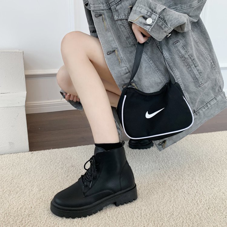 [Mã FASHIONGREEN15 giảm tới 30K đơn 99K] Giày Bốt Dây cao su dính chân thấp gót giày Martin của nữ Hàn | BigBuy360 - bigbuy360.vn