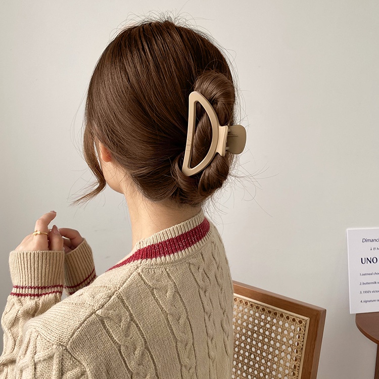 Kẹp tóc càng cua 17KM acrylic thiết kế dáng vuông chữ M nhiều mẫu tùy chọn