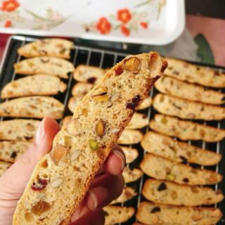 BÁNH BISCOTTI