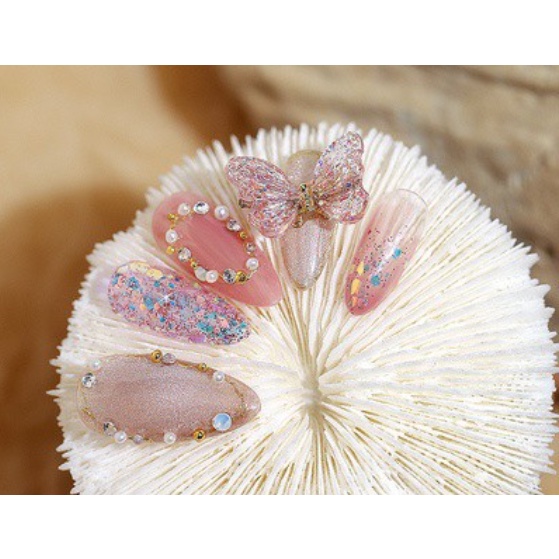 Charm ong  trang trí nail