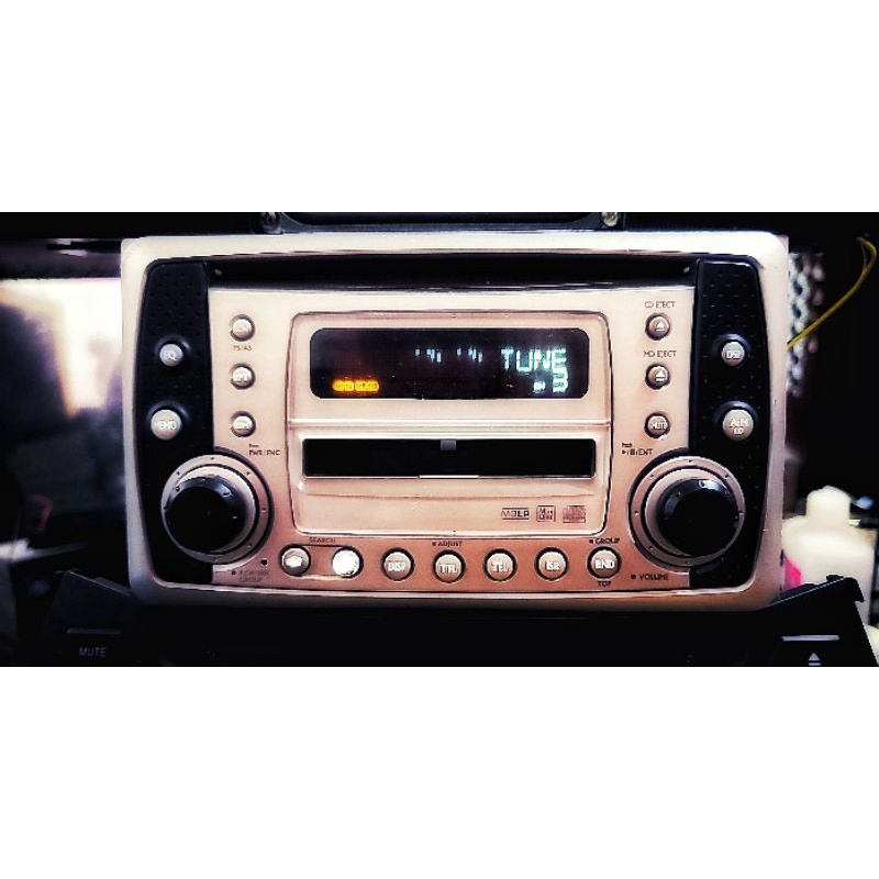 Đầu CD md radio Clarion Made in japan giành cho ô tô.