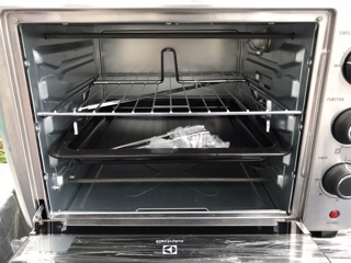 Lò nướng Electrolux EOT30MXC 30 lít [Hàng Trưng Bày Giảm Giá 50%]