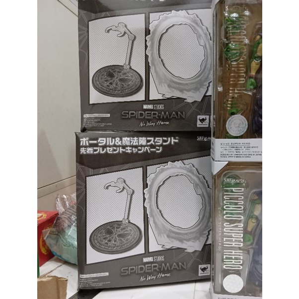 Mô hình Bonus Base và Effect Spider-Man No Way Home có sẵn