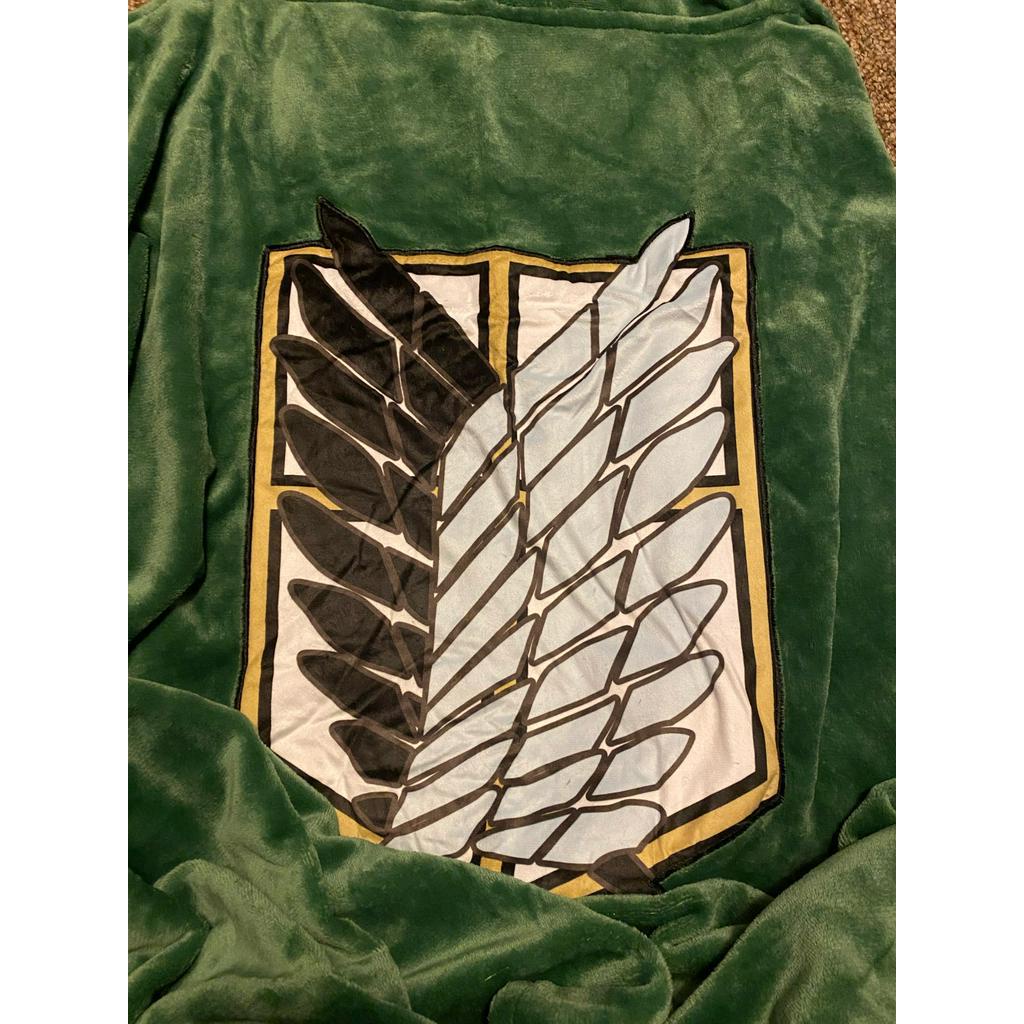 Chăn họa tiết Attack on titan cho người lớn