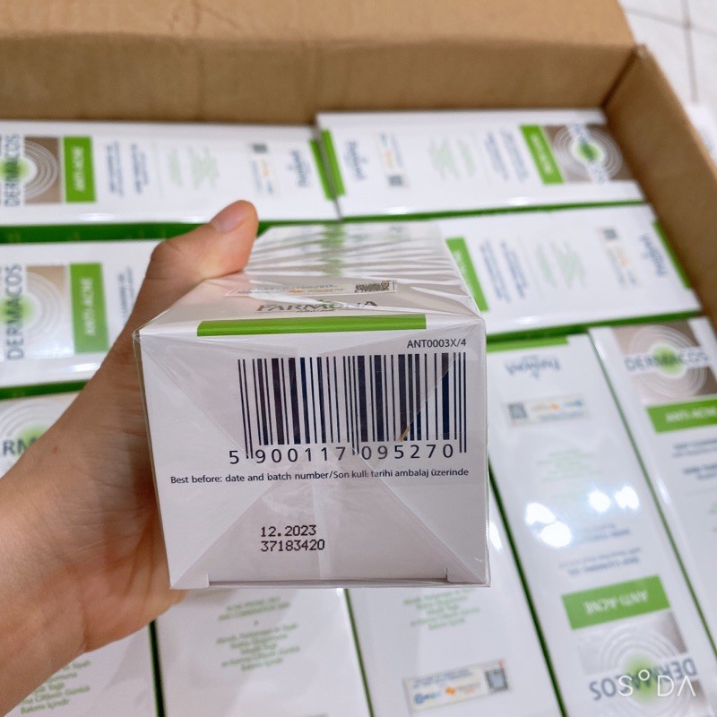 Gel rửa sạch sâu ngừa mụn Dermacos date 12/2023