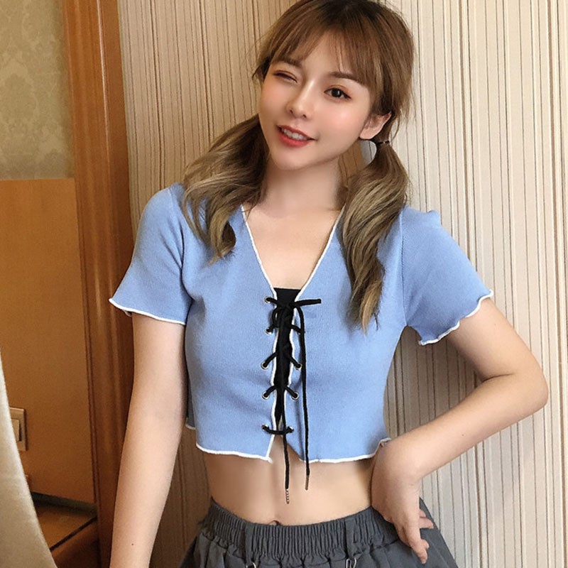 Áo dệt kim dáng ngắn eo cao tay ngắn cổ chữ V phối dây buộc trẻ trung cho nữ | BigBuy360 - bigbuy360.vn