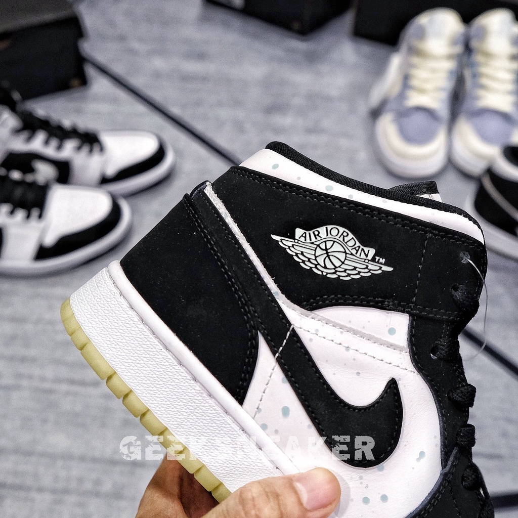 [GeekSneaker[ Giày Jordan 1 Mid Black White Tint