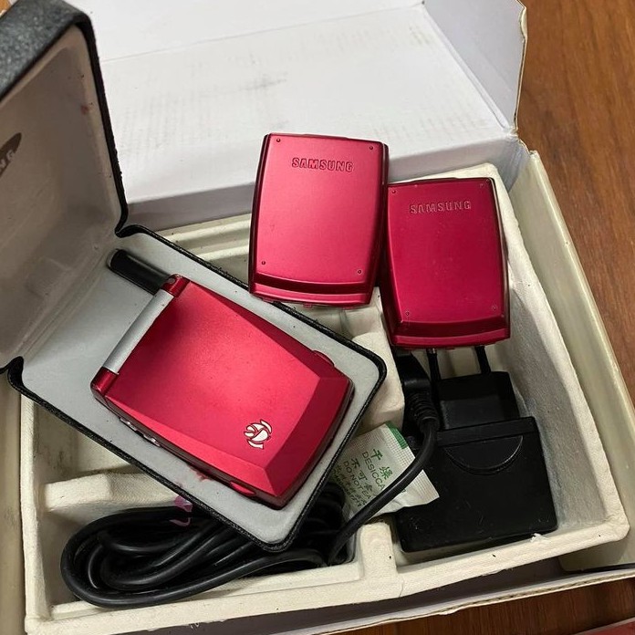 ĐIỆN THOẠI SAMSUNG A400  FULL BOX