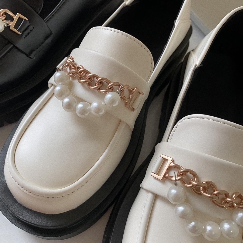 Giày da đính ngọc