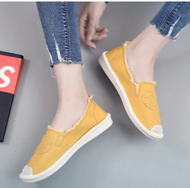Giày lười chất vải kaki thô, in chữ nổi, mẫu mới hè 2018, dành cho các bạn gái từ 18-40 tuổi. Phong cách trẻ trung