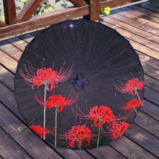 Ô dù cổ trang hoa bỉ ngạn