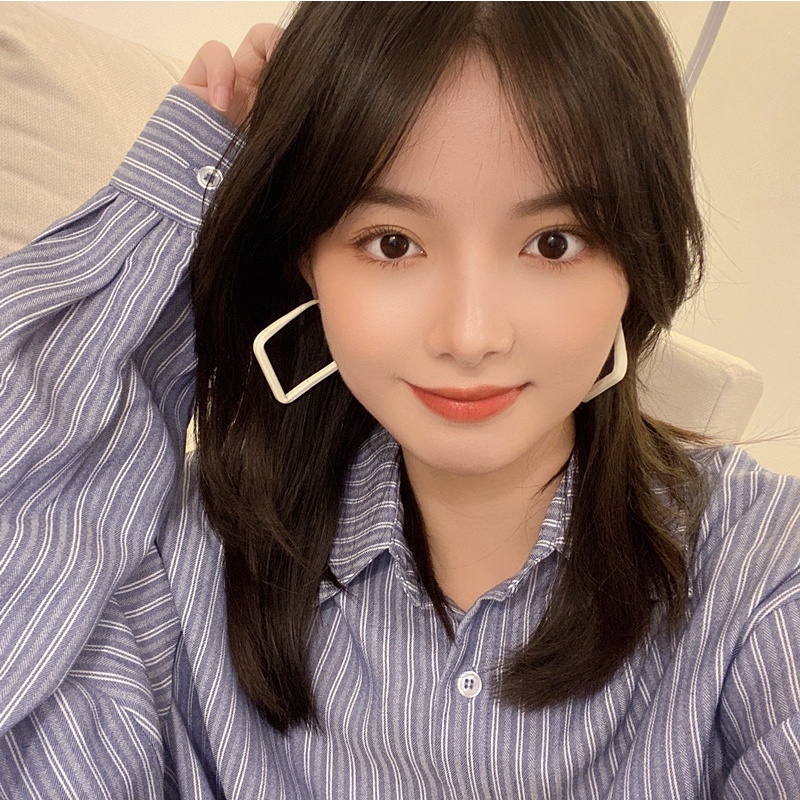 Bông tai Bell Mew khoen vuông mịn lì sang chảnh BT271