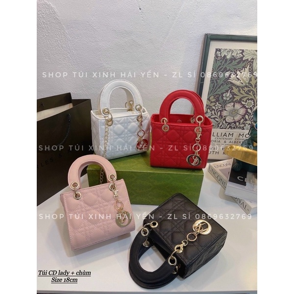 Túi đeo chéo, túi cầm tay lady da lì size 18 và size 15 tặng kèm chùm
