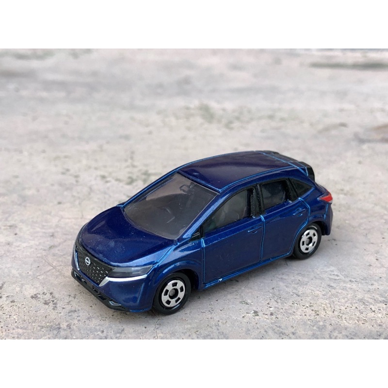 TAKARA TOMY Tomica Mô hình xe ô tô đồ chơi Fiat 500e màu xanh