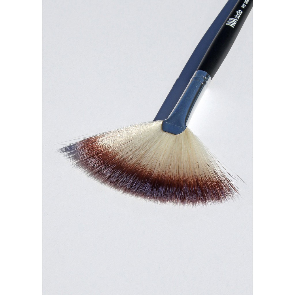 CỌ TRANG ĐIỂM AOA STUDIO F17 - Small Fan Brush