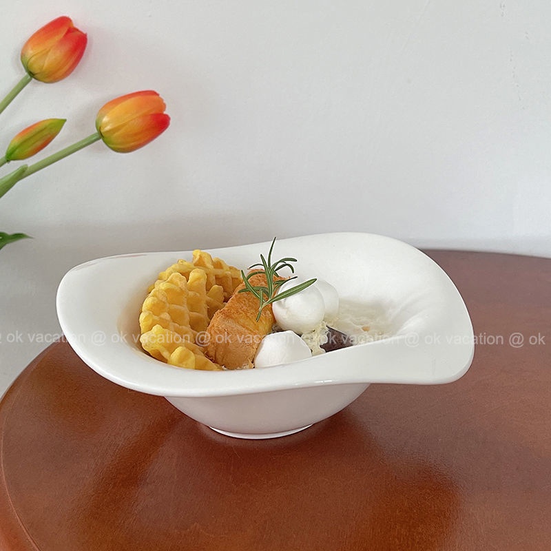 Đĩa Sứ Cong Màu Trắng Trơn Phong Cách Hàn Quốc Độc Đáo