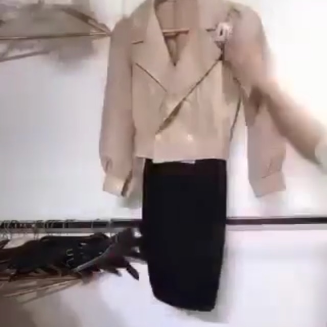 Đầm giao khách