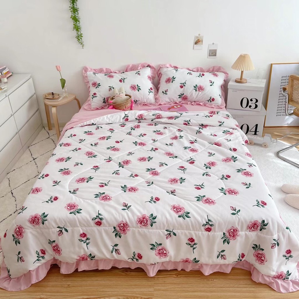 Bộ chăn đũi hè vỏ ga và 2 vỏ gối M2T bedding chăn lót bông thiết kế phối bèo họa tiết hoa hồng