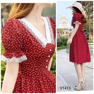 Váy cổ ren