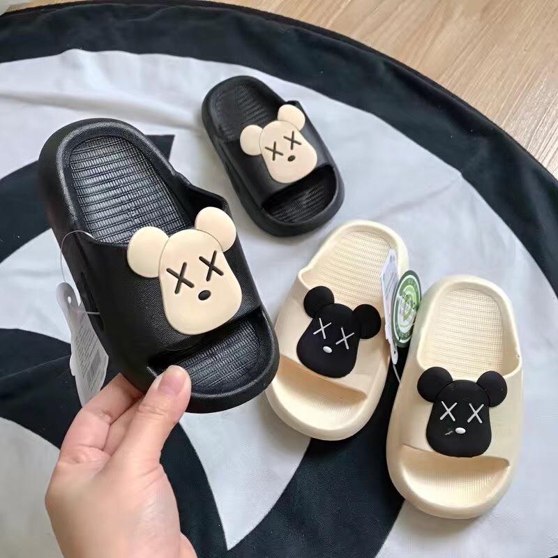 Dép Lê Hình Gấu Trúc Xinh Xắn Cho Bé Trai, Bé Gái Chất Liệu Nhựa Dẻo Mềm
