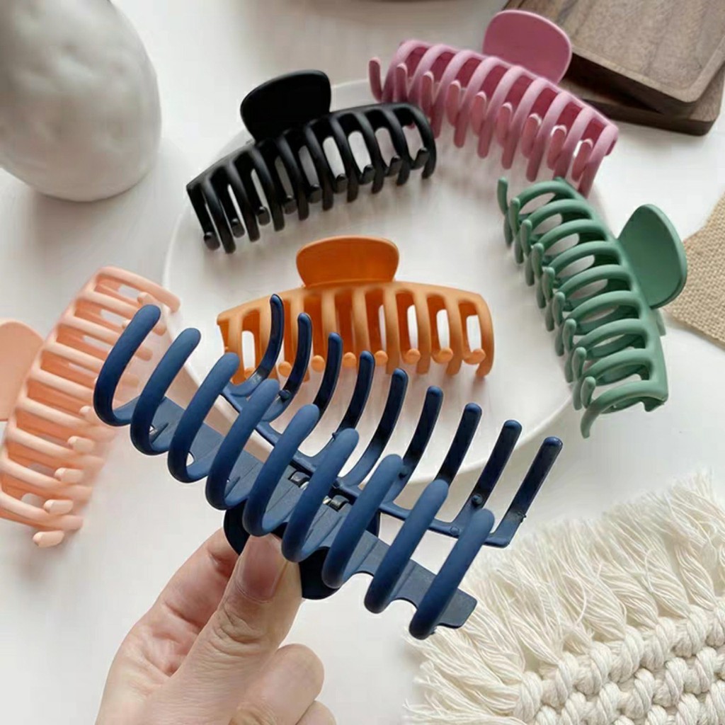 GẤP TÓC, BẤU TÓC ĐÚNG NHIỀU SÂU CHÂN MÀU NHÁM CHO BẠN GÁI- HẾT TÓC