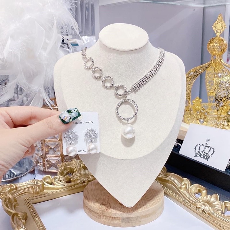 Vòng cổ đá, sang chảnh, cuốn hút