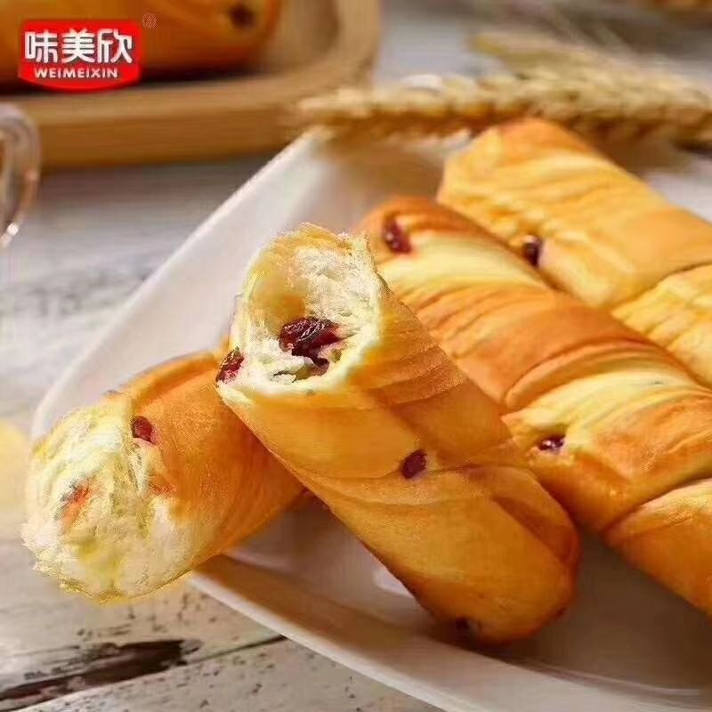 1 cái bánh mỳ que ngàn lớp vị nho đen, vị bơ sữa hàng sẵn
