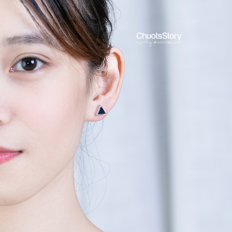 Khuyên tai nam nữ unisex tam giác đính đá, bông tai titan không gỉ thời trang - KTU0058 - ChuotsStory