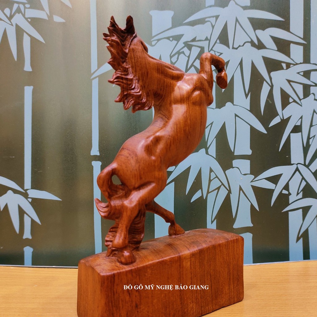 Tượng con ngựa gỗ hương cao 20 cm