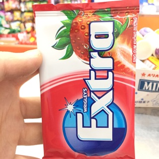 Hộp 12 vỉ Kẹo sing-gum không đường EXTRA hương dâu