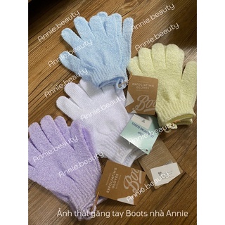 Găng tay tắm & tẩy da chết body nội địa Anh Boots