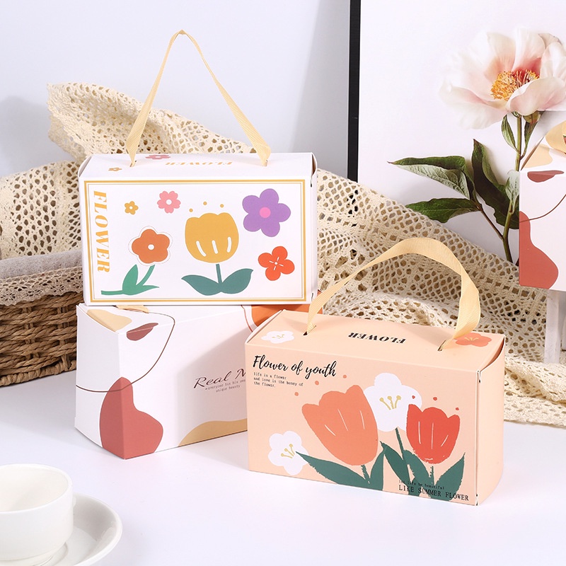 Hộp đựng bánh có quai xách họa tiết xinh xắn