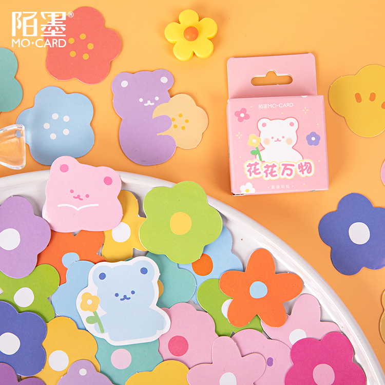 Hộp 46 miếng dán hình bông hoa và gấu dùng để trang trí