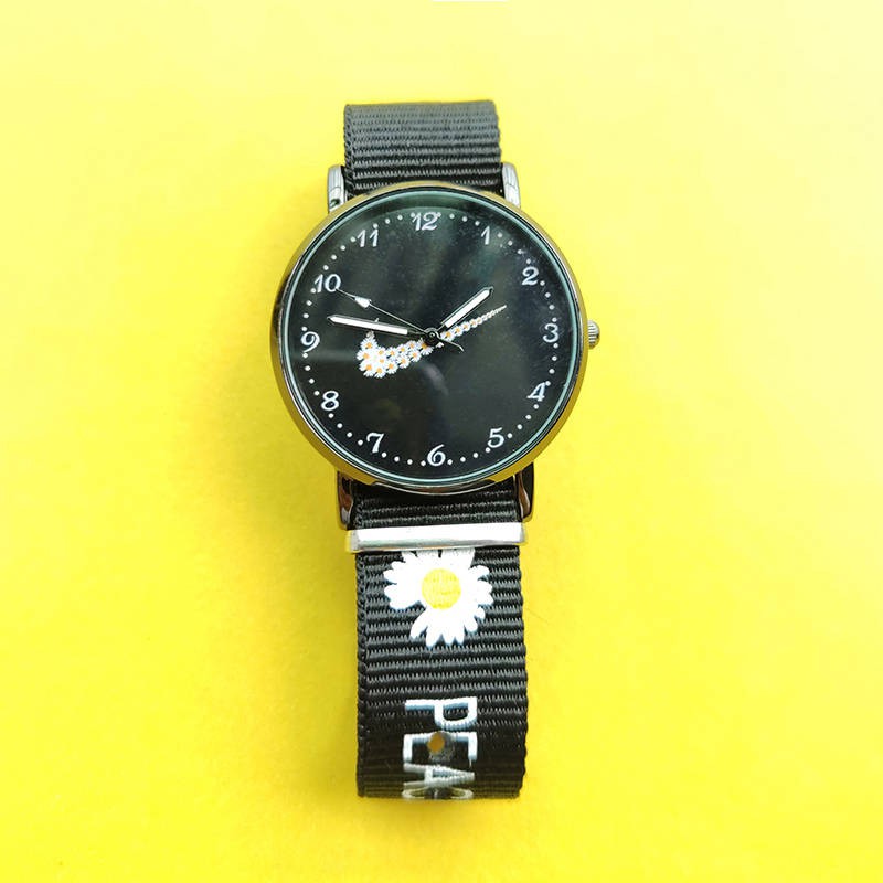 Đồng hồ đeo tay nữ Daisy Đồng hồ ins gió GD học sinh vintage dây đeo cổ tay đồng hồ sáng tạo