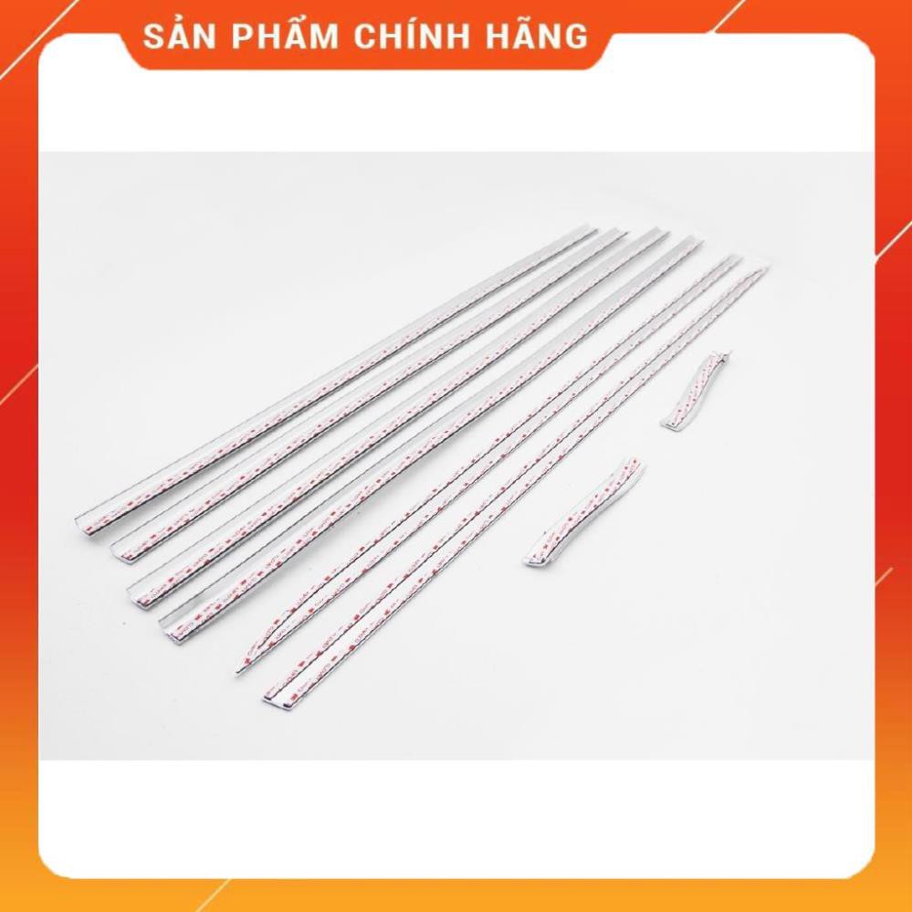 Nẹp chân kính Kia Sedona