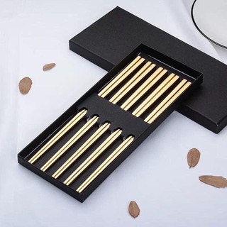 Set đũa mạ vàng Versace của Tiệp