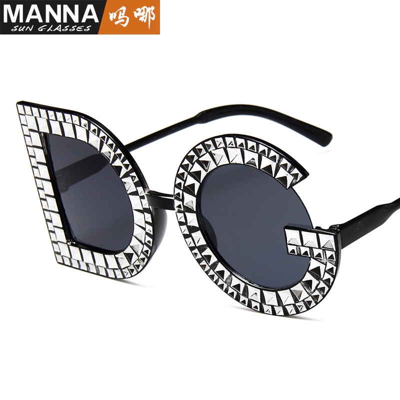 Kính Mát Gọng Lớn Họa Tiết Chữ Đính Đá Thời Trang Cho Nữ