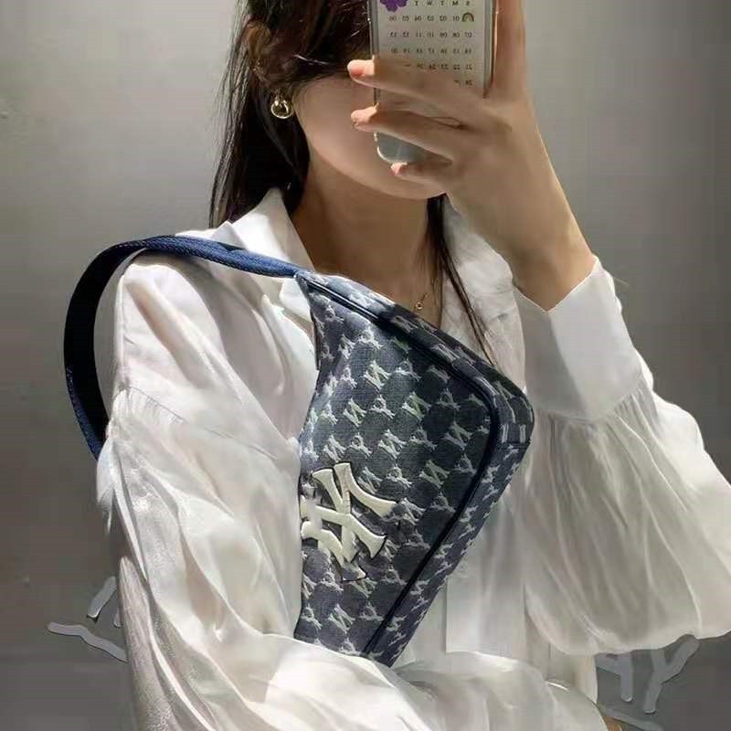 Túi đeo vai xách tay mini thêu họa tiết MLB phong cách Hàn Quốc thời trang kích thước 25 x 18 x 7cm