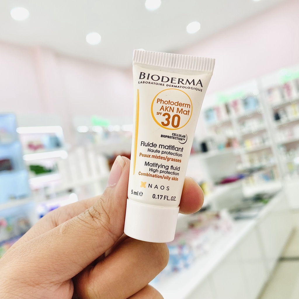Kem chống nắng Bioderma cho da hỗn hợp và da dầu Bioderma Photoderm AKN Mat SPF30