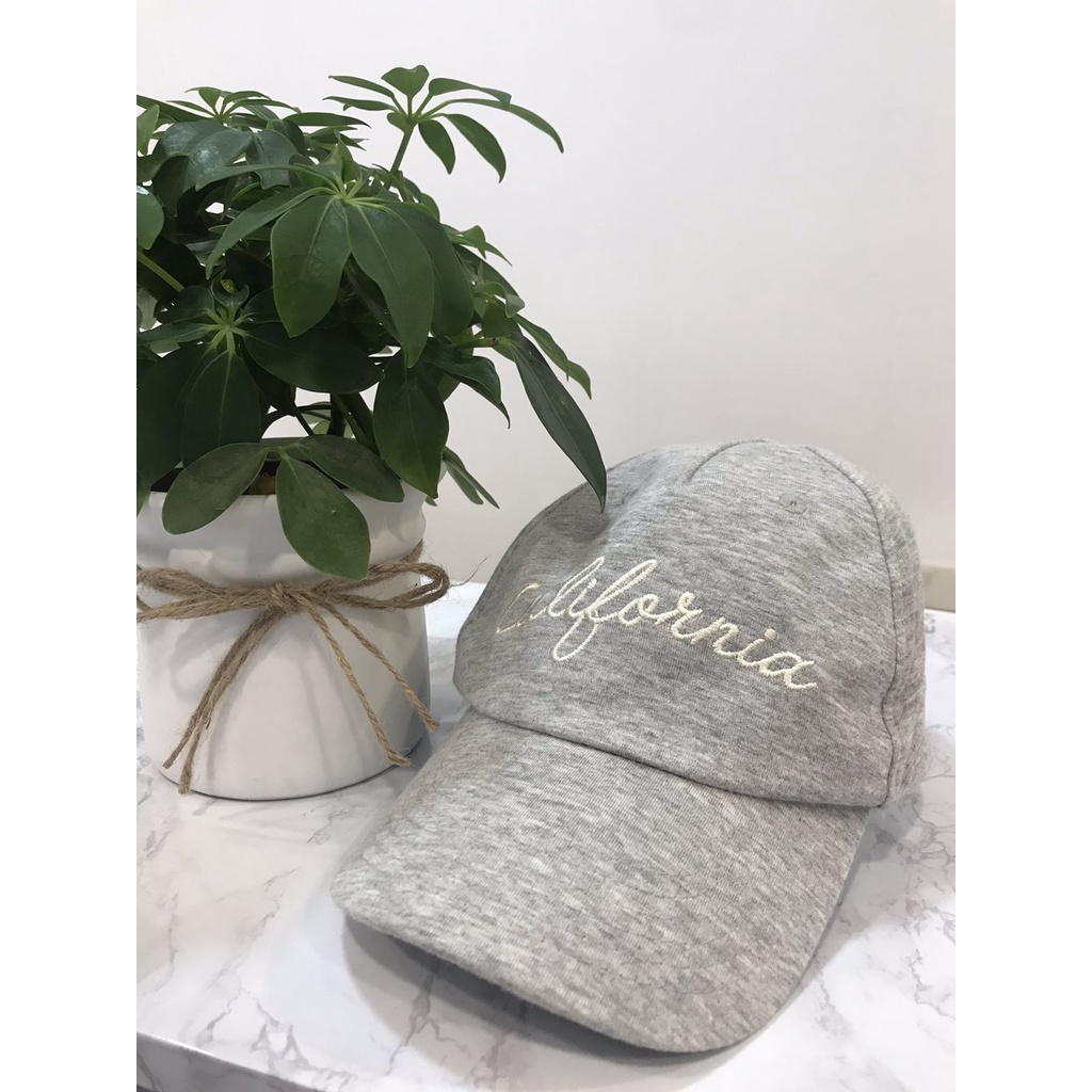 Nón kết H&M bé gái cool ngầu....