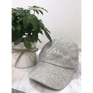 Nón kết H&M bé gái cool ngầu....