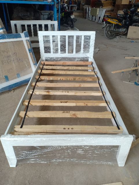 Giường gỗ thông nhập khẩu 1m8x2m