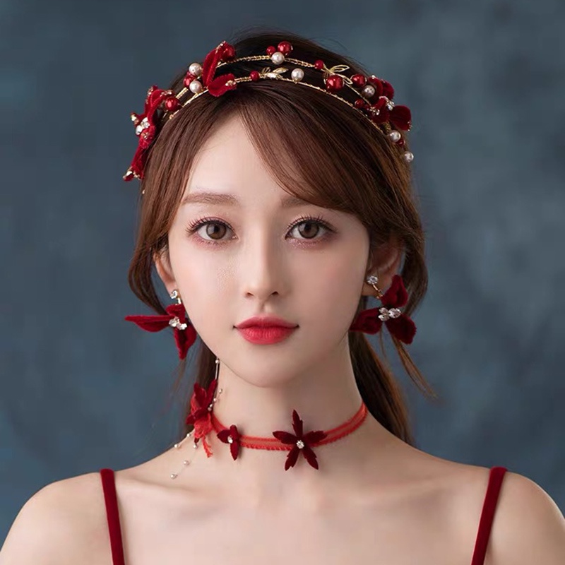 Bộ băng đô và bông tai xinh xắn dành cho cô dâu