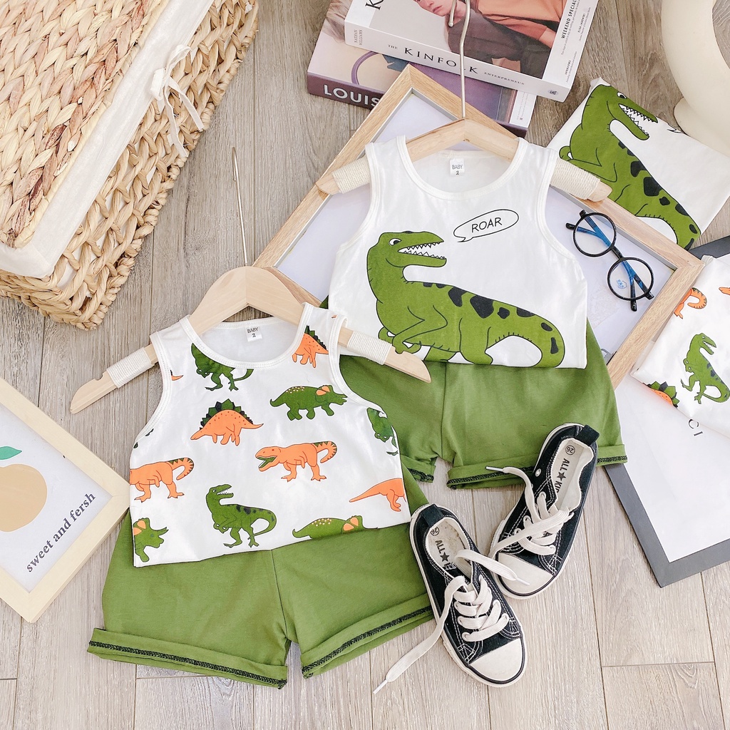 Ba lỗ Khủng long xanh nền trắng bé trai