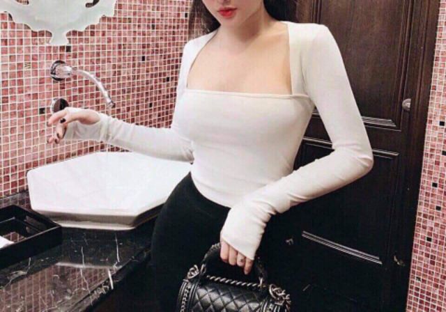 Áo thun cổ vuông xỏ ngón