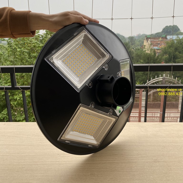 Đèn năng lượng mặt trời ánh sáng vàng, công suất 300w, hình mâm tròn cao cấp