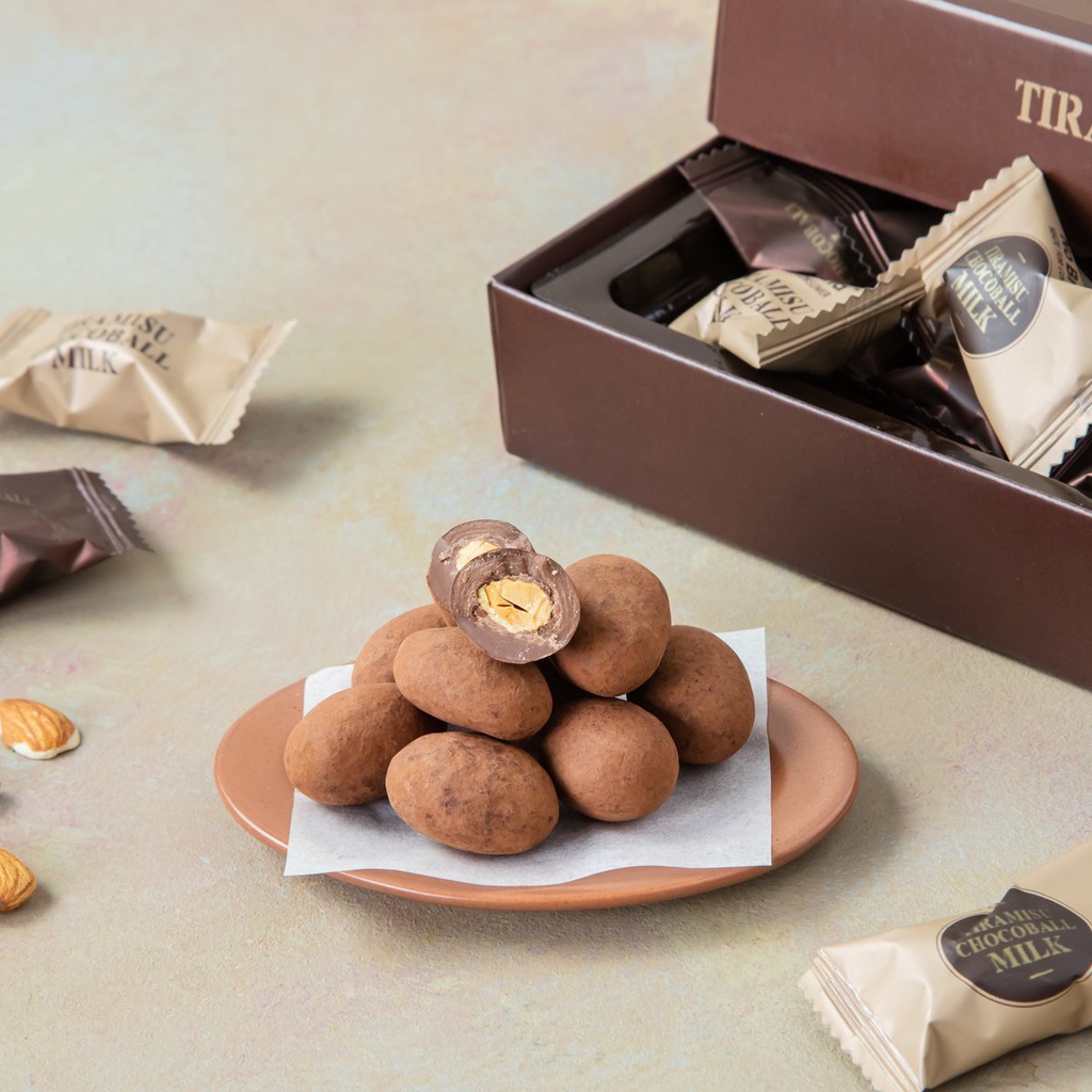 Socola Sữa Tiramisu Hạnh Nhân No Brand Hộp 150g - Emart VN